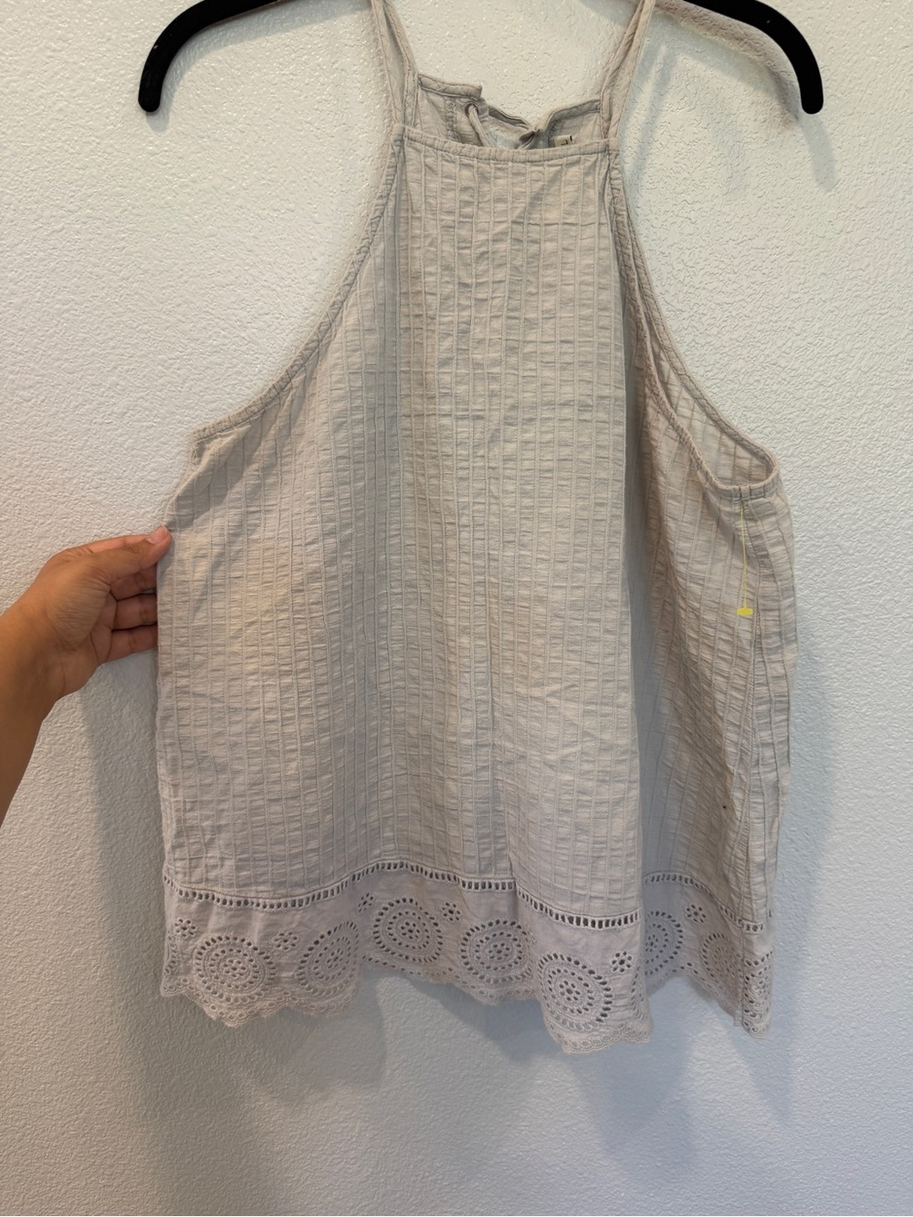 Charlie O. By Kinnucan’s Light grey Eyelet-Hem Halter Cami tank top ribbed